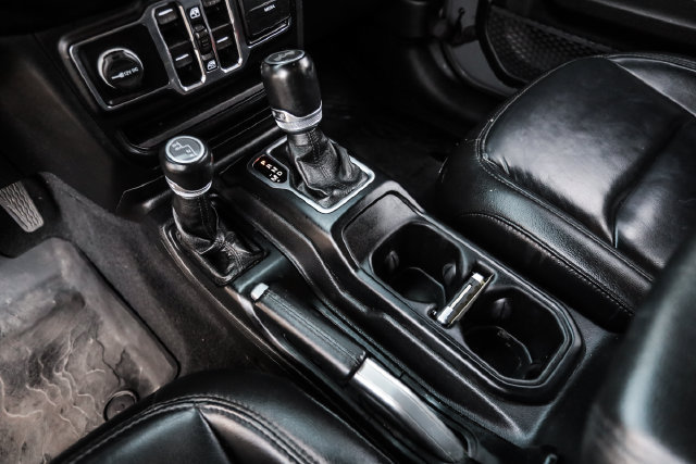 Used 2021 Jeep Wrangler Unlimited Sahara AWD/4WD image 41