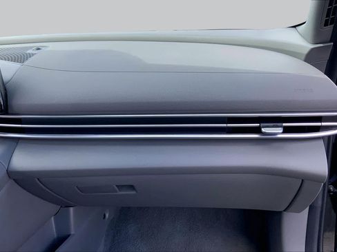 Used 2024 Hyundai Elantra SEL FWD image 18
