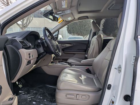 Used 2017 Honda Pilot Touring image 13