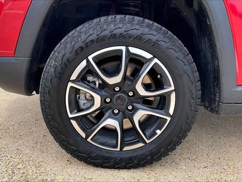 Used 2025 Jeep Compass Trailhawk AWD/4WD image 8