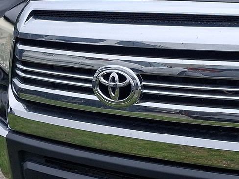 Used 2017 Toyota Tundra SR5 w/ TRD Off Road Package AWD/4WD image 4