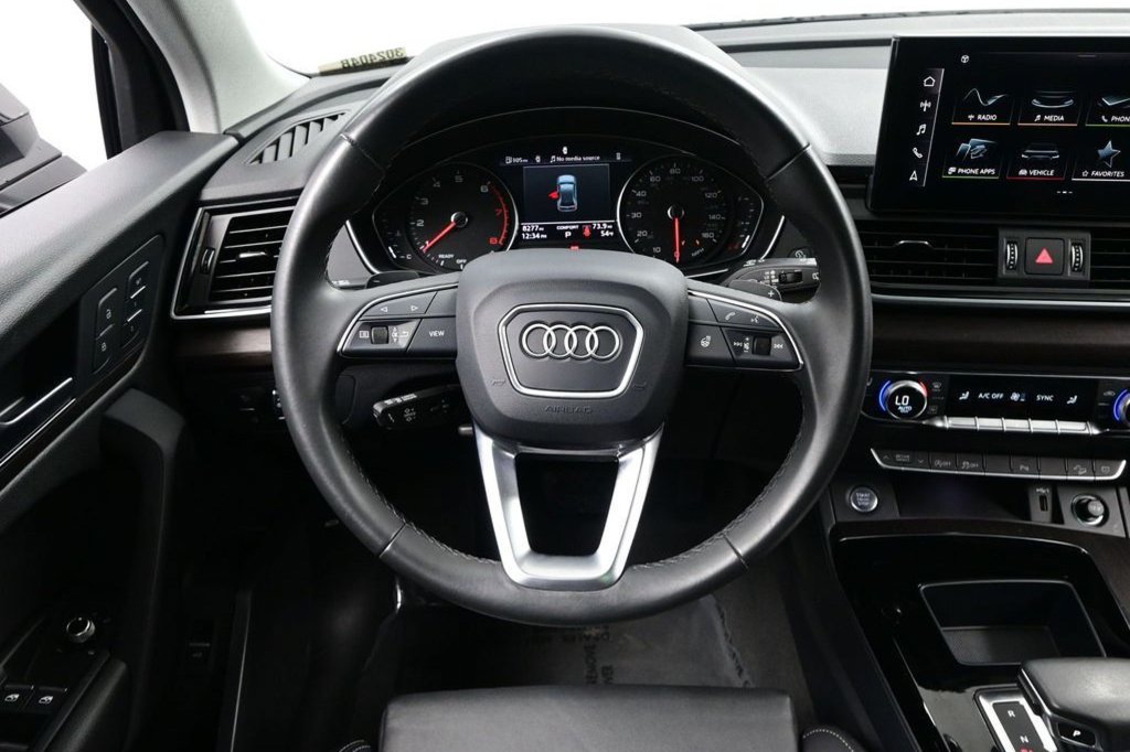 Used 2024 Audi Q5 2.0T Premium w/ Convenience Package AWD/4WD image 38