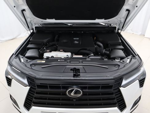 Used 2024 Lexus GX 550 image 10