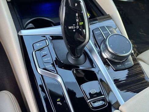 Used 2023 BMW 540i w/ Convenience Package RWD image 23