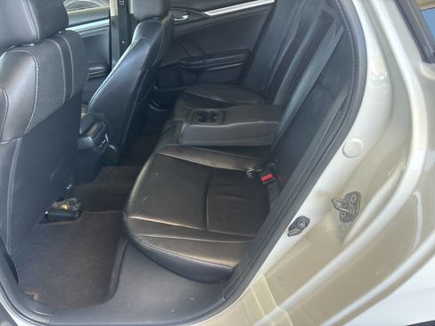 Used 2016 Honda Civic Touring image 17