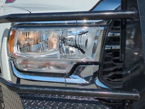 Used 2024 RAM 3500 Tradesman w/ Chrome Appearance Group AWD/4WD image 10