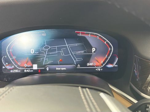 Used 2022 BMW 740i image 11