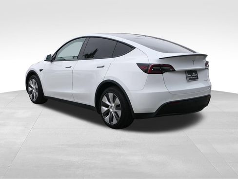 Used 2022 Tesla Model Y Long Range AWD/4WD image 6
