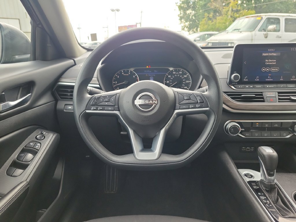 Used 2025 Nissan Altima 2.5 SV FWD image 14