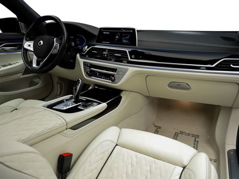 Used 2022 BMW ALPINA B7 xDrive AWD/4WD image 58