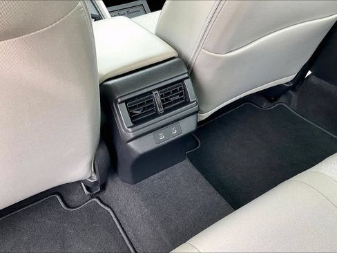 Used 2025 Honda Accord LX image 32