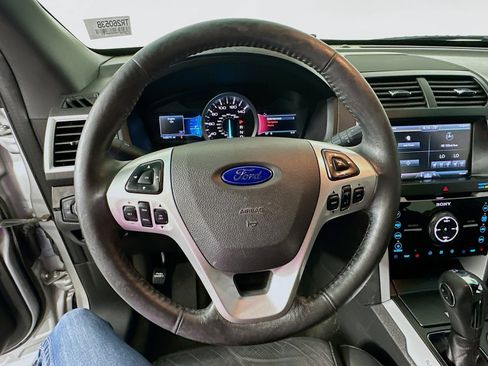 Used 2014 Ford Explorer Limited w/ Equipment Group 302A AWD/4WD image 11