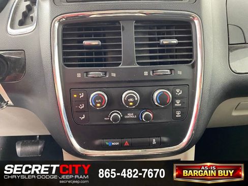 Used 2014 Dodge Grand Caravan SXT FWD image 20