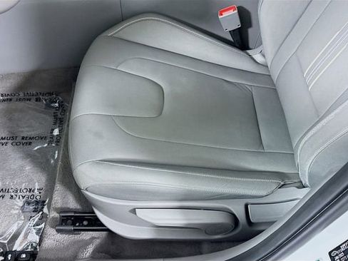 Used 2025 Hyundai Elantra SEL FWD image 19
