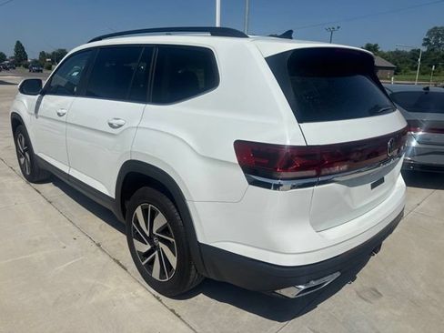 Used 2025 Volkswagen Atlas SE FWD image 3