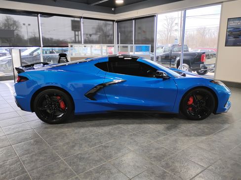 Used 2024 Chevrolet Corvette Stingray Preferred Cpe w/ Z51 Performance Package RWD image 23