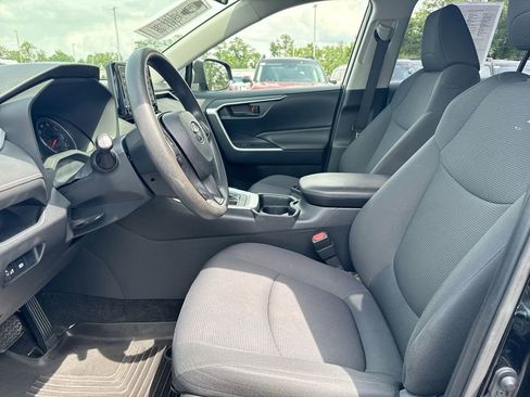Used 2019 Toyota RAV4 LE AWD/4WD image 19