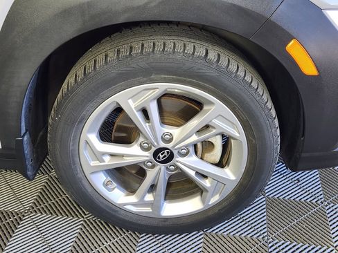 Used 2022 Hyundai Kona SEL AWD/4WD image 9