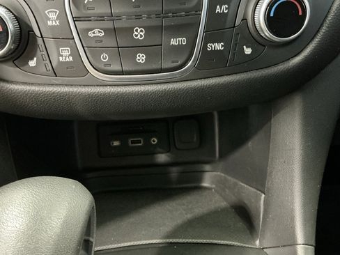 Used 2022 Chevrolet Equinox RS w/ RS Leather Package image 19