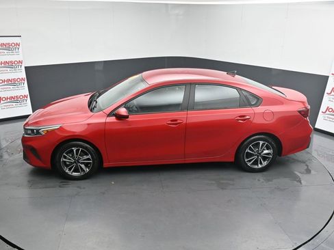 Used 2023 Kia Forte LXS image 29