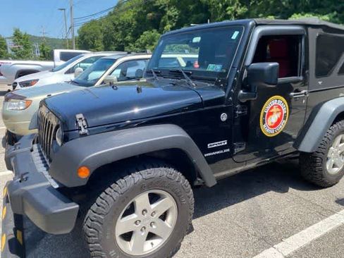 Used 2016 Jeep Wrangler Sport w/ Quick Order Package 24S AWD/4WD image 2