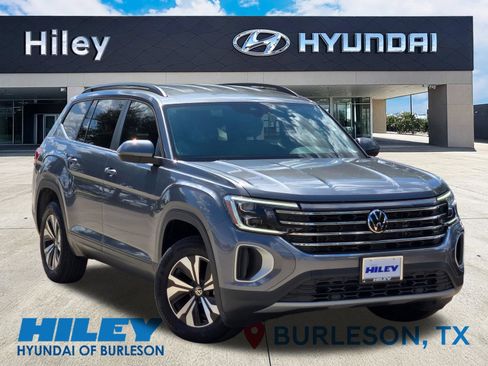 Used 2024 Volkswagen Atlas SE FWD image 2