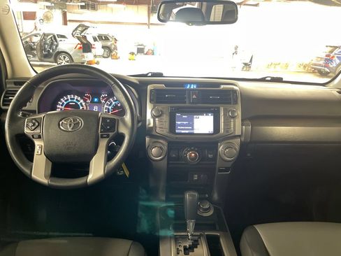 Certified 2019 Toyota 4Runner SR5 Premium AWD/4WD image 17