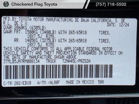Used 2024 Toyota Tacoma Limited w/ Limited Package (LT) AWD/4WD image 23