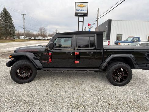 Used 2020 Jeep Gladiator Rubicon w/ Advanced Safety Group image 2