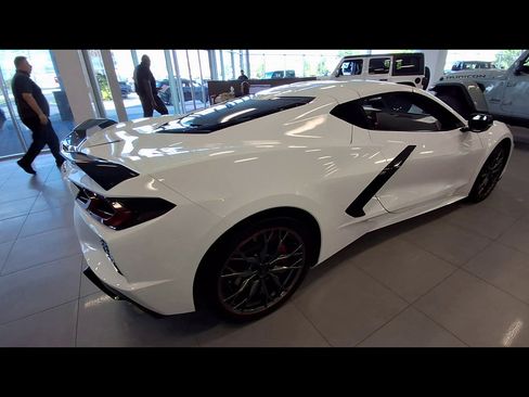 Used 2024 Chevrolet Corvette Stingray Preferred Cpe w/ Z51 Performance Package RWD image 8