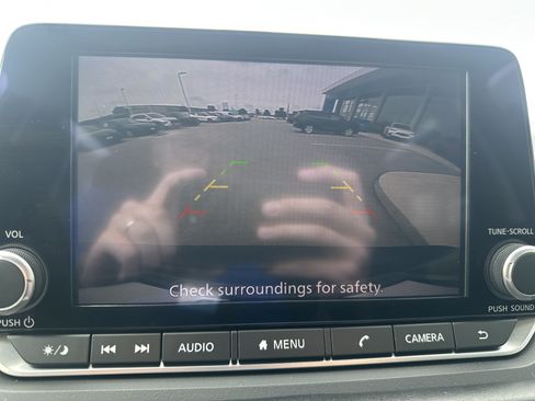 Used 2024 Nissan Rogue SV AWD/4WD image 18