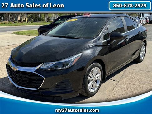 Used 2019 Chevrolet Cruze LT image 1