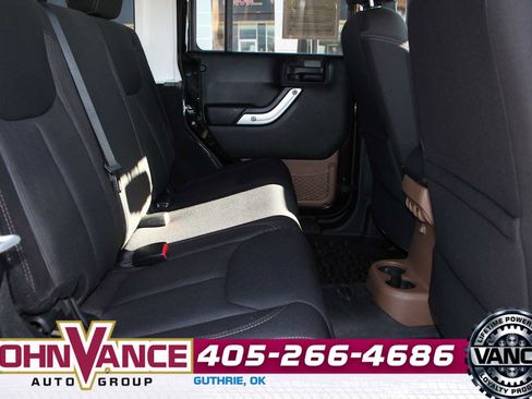 Used 2013 Jeep Wrangler Unlimited Rubicon w/ Connectivity Group image 21