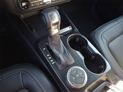 New 2025 Ford Bronco Outer Banks image 17