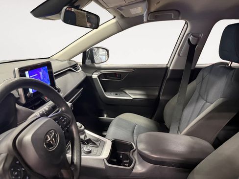 Used 2024 Toyota RAV4 LE AWD/4WD image 10