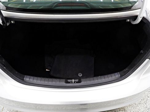 Used 2017 Hyundai Elantra SE image 13