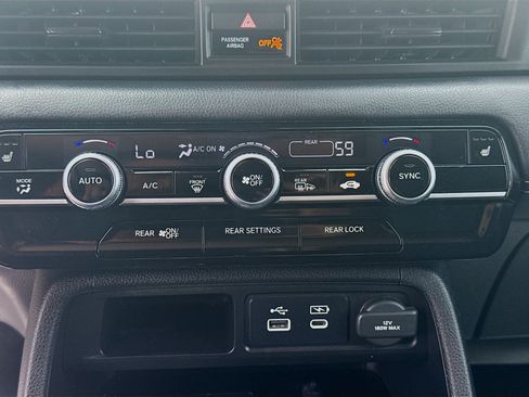 Certified 2023 Honda Pilot Touring image 15