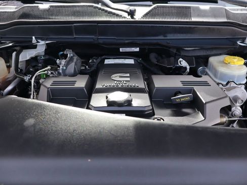 Used 2020 RAM 2500 Laramie w/ Night Edition image 39