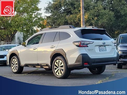 Used 2024 Subaru Outback Premium AWD/4WD image 7