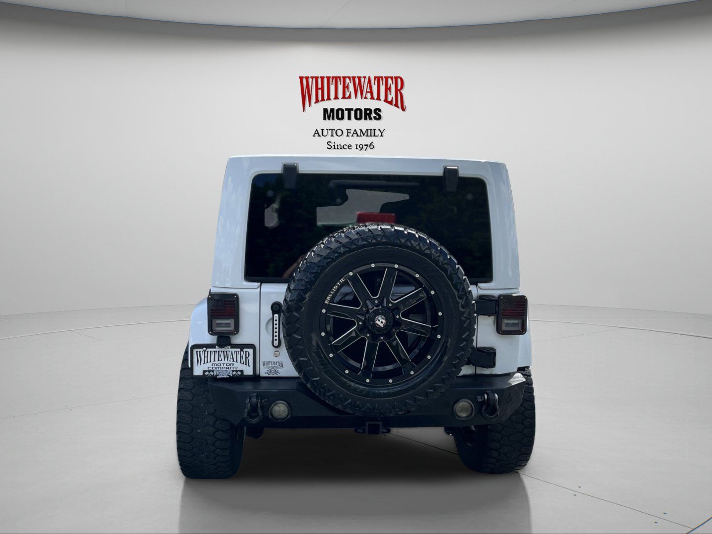 Used 2017 Jeep Wrangler Unlimited Sahara w/ Connectivity Group AWD/4WD image 4
