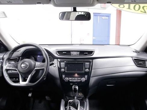 Used 2018 Nissan Rogue SV w/ Premium Package image 15