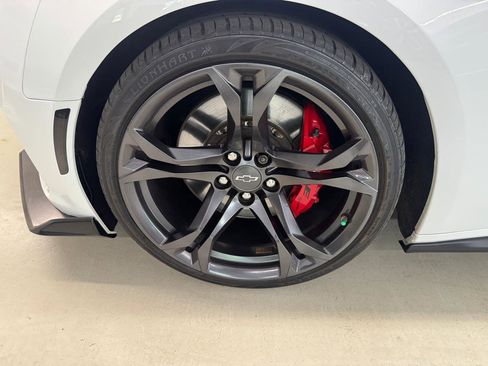 Used 2021 Chevrolet Camaro SS RWD image 30