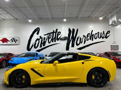 Used 2016 Chevrolet Corvette Stingray Coupe RWD image 2
