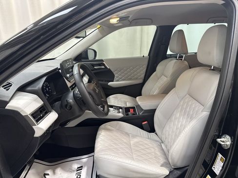 Used 2023 Mitsubishi Outlander SEL AWD/4WD image 12