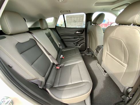 New 2026 Chevrolet Trax ACTIV w/ Sunroof Package FWD image 25