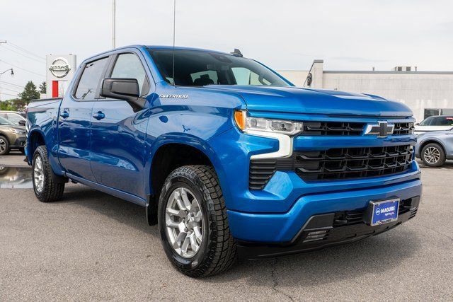 Used 2022 Chevrolet Silverado 1500 RST AWD/4WD image 4