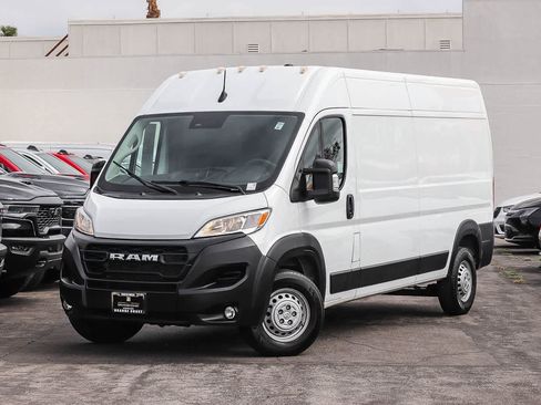 Used 2025 RAM ProMaster 2500 w/ Convenience Group FWD image 1