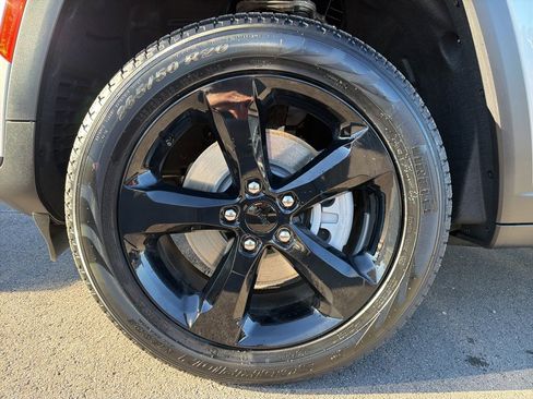 New 2025 Jeep Grand Cherokee L Limited image 16