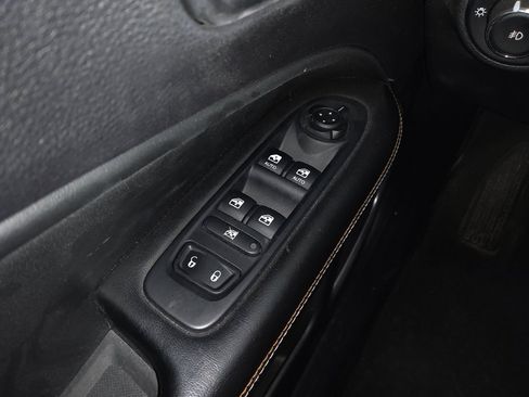 Used 2018 Jeep Compass Latitude w/ Popular Equipment Group AWD/4WD image 27