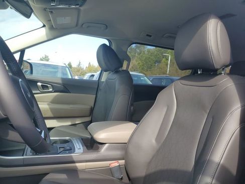 New 2026 Kia Carnival LXS image 14